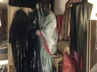 Wallendes Latex, von Turandot zum Aladinhosen Orgasmus
