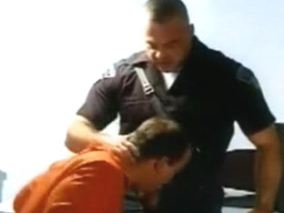 Horny Cop fucks prisioner