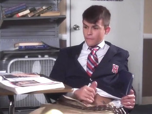 Schoolboy Wanks His Sperm In Class Room