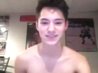 Hot twink use a dildo and fingering