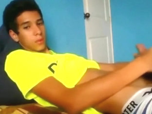 Latino Twink Shows Off When Jerking