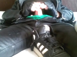 LeatherSneakers