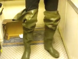 nlboots - rotten cebo waders piddle